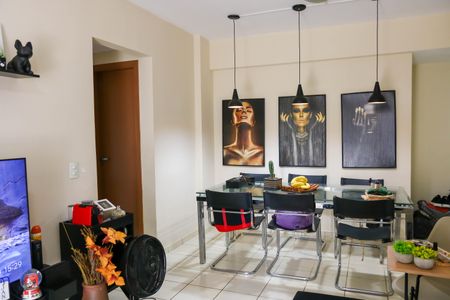 Apartamento à venda com 70m², 2 quartos e 1 vagaSala