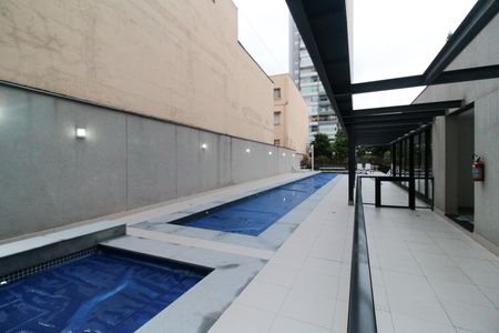 Studio para alugar com 30m², 1 quarto e 1 vaga Studio para alugar com 30m², 1 quarto e 1 vagaPiscina