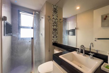 Banheiro de kitnet/studio para alugar com 1 quarto, 30m² em Vila Mariana, São Paulo