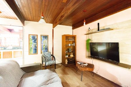 Casa à venda com 2 quartos, 105m² em Mato Grande, Canoas