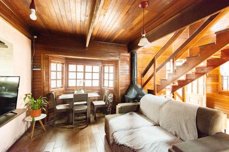 Casa à venda com 2 quartos, 105m² em Mato Grande, Canoas