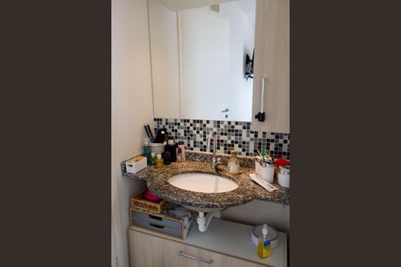 Apartamento à venda com 74m², 3 quartos e 1 vagaBanheiro da Suíte 2