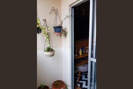 Apartamento à venda com 74m², 3 quartos e 1 vagaSacada