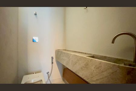 Apartamento à venda com 156m², 3 quartos e 1 vaga Apartamento à venda com 156m², 3 quartos e 1 vagaLavabo
