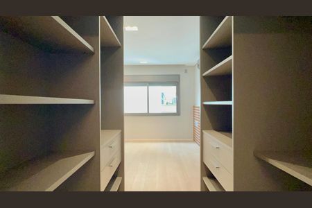 Apartamento à venda com 156m², 3 quartos e 1 vaga Apartamento à venda com 156m², 3 quartos e 1 vagaCloset da suíte 3