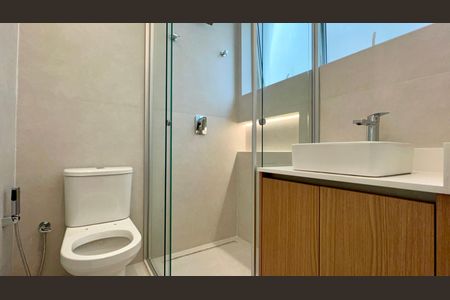Apartamento à venda com 156m², 3 quartos e 1 vaga Apartamento à venda com 156m², 3 quartos e 1 vagaBanheiro da Suíte 1