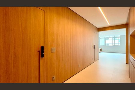 Apartamento à venda com 156m², 3 quartos e 1 vaga Apartamento à venda com 156m², 3 quartos e 1 vagaHall de entrada