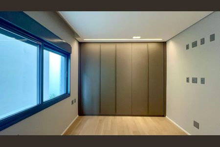Apartamento à venda com 156m², 3 quartos e 1 vaga Apartamento à venda com 156m², 3 quartos e 1 vagaSuíte 1