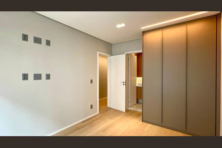 Apartamento à venda com 156m², 3 quartos e 1 vaga Apartamento à venda com 156m², 3 quartos e 1 vagaSuíte 2