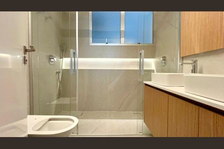 Apartamento à venda com 156m², 3 quartos e 1 vaga Apartamento à venda com 156m², 3 quartos e 1 vagaBanheiro da Suíte 3