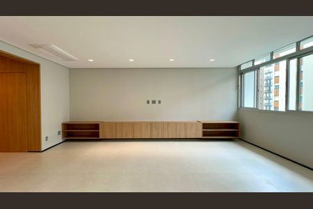 Apartamento à venda com 156m², 3 quartos e 1 vaga Apartamento à venda com 156m², 3 quartos e 1 vagaSala
