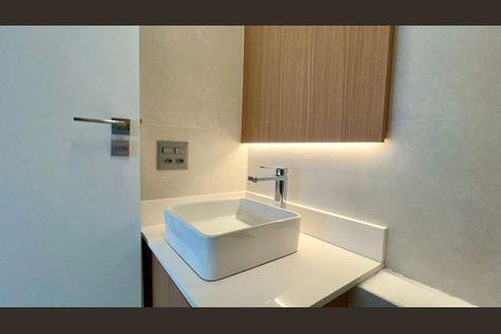Apartamento à venda com 156m², 3 quartos e 1 vaga Apartamento à venda com 156m², 3 quartos e 1 vagaBanheiro da Suíte 2