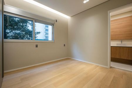 Apartamento à venda com 194m², 3 quartos e 2 vagasSuíte 2