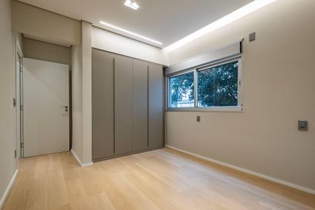 Apartamento à venda com 194m², 3 quartos e 2 vagasSuíte 2