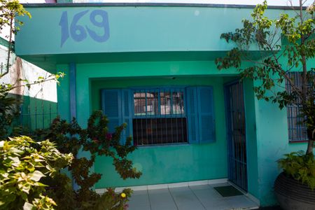 Casa à venda com 100m², 2 quartos e 2 vagasFachada interna da casa