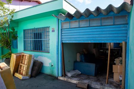 Casa à venda com 100m², 2 quartos e 2 vagasFachada interna da casa