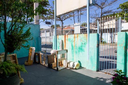 Casa à venda com 100m², 2 quartos e 2 vagasFachada interna da casa