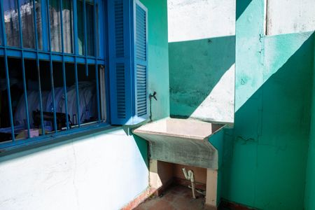 Casa à venda com 100m², 2 quartos e 2 vagasArea de serviço