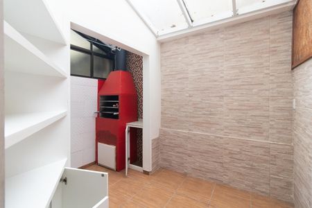 Casa de condomínio à venda com 60m², 3 quartos e 1 vagaQuintal