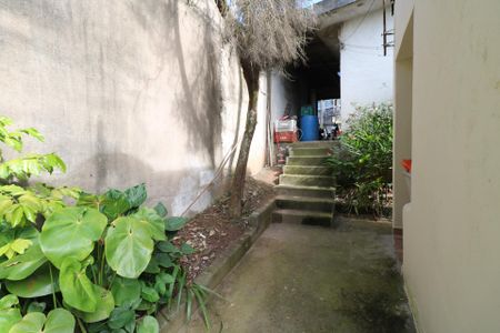 Casa para alugar com 70m², 2 quartos e sem vagaQuintal