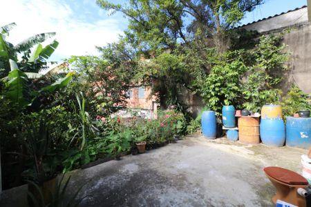 Casa para alugar com 70m², 2 quartos e sem vagaQuintal