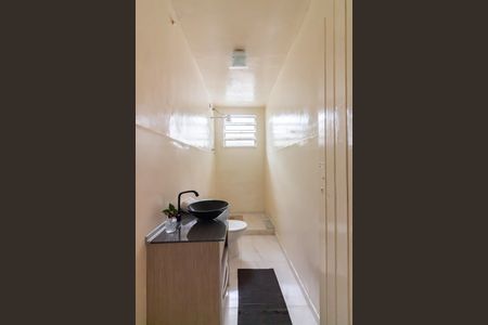 Casa à venda com 180m², 3 quartos e 3 vagasBanheiro 2