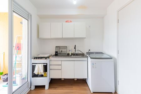 Apartamento para alugar com 32m², 2 quartos e sem vaga Apartamento para alugar com 32m², 2 quartos e sem vagaCozinha e Área de Serviço