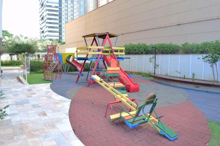 Apartamento para alugar com 156m², 3 quartos e 3 vagasÁrea comum - Playground