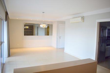 Apartamento para alugar com 156m², 3 quartos e 3 vagasSala