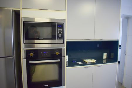 Apartamento para alugar com 156m², 3 quartos e 3 vagasCozinha - Armários