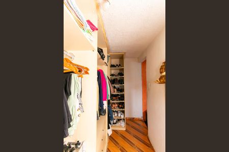 Casa à venda com 200m², 3 quartos e 2 vagasCasa 2- Quarto