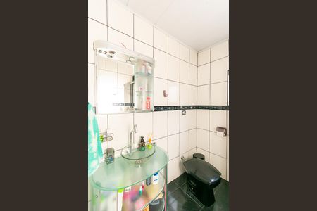 Casa à venda com 200m², 3 quartos e 2 vagasCasa 2- Banheiro