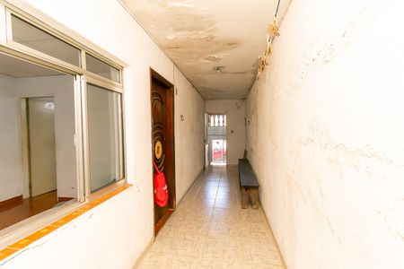 Casa à venda com 200m², 3 quartos e 2 vagasCorredor