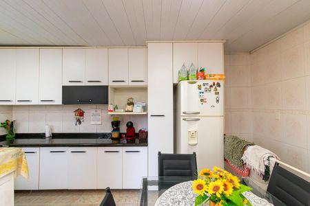 Casa à venda com 200m², 3 quartos e 2 vagasCasa 2- Cozinha