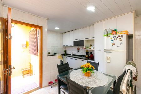 Casa à venda com 200m², 3 quartos e 2 vagasCasa 2- Cozinha