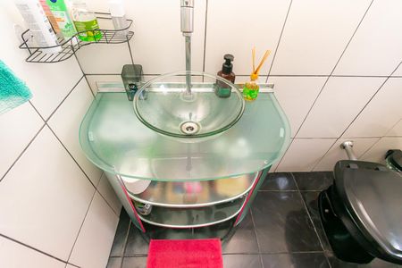 Casa à venda com 200m², 3 quartos e 2 vagasCasa 2- Banheiro