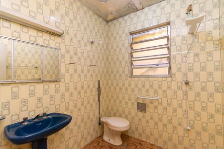 Casa à venda com 200m², 3 quartos e 2 vagasBanheiro