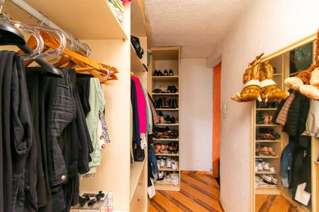 Casa à venda com 200m², 3 quartos e 2 vagasCasa 2- Quarto