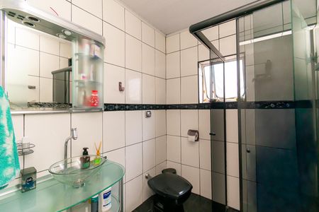 Casa à venda com 200m², 3 quartos e 2 vagasCasa 2- Banheiro