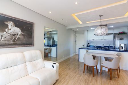 Sala  de apartamento à venda com 3 quartos, 77m² em Vila Pirajussara, Osasco