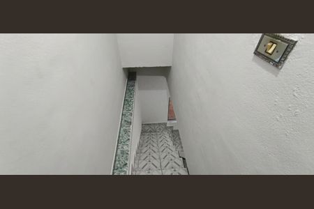 Escada de casa para alugar com 3 quartos, 163m² em Vila Paraiso, Guarulhos