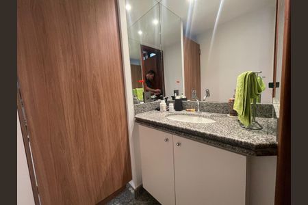Apartamento à venda com 80m², 3 quartos e 2 vagas Apartamento à venda com 80m², 3 quartos e 2 vagasBanheiro Social