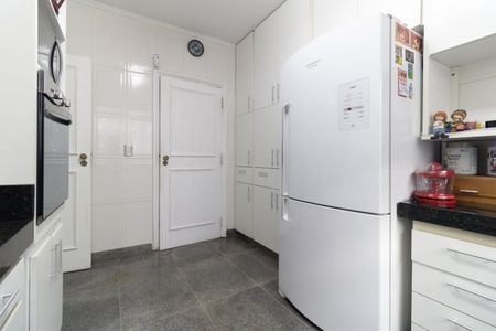 Casa à venda com 308m², 3 quartos e 6 vagasCozinha 