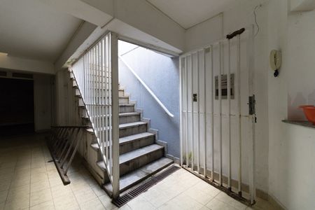 Casa à venda com 308m², 3 quartos e 6 vagasEscada