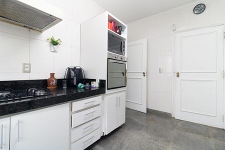 Casa à venda com 308m², 3 quartos e 6 vagasCozinha 