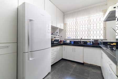 Casa à venda com 308m², 3 quartos e 6 vagasCozinha 