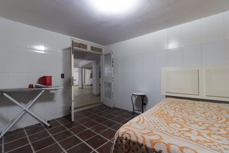 Casa à venda com 308m², 3 quartos e 6 vagasQuarto 1 do Salão 