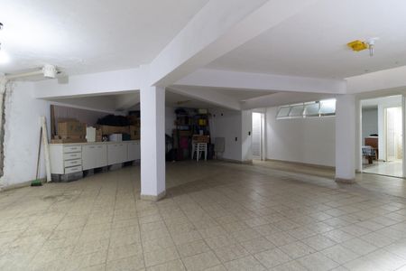 Casa à venda com 308m², 3 quartos e 6 vagasSalão 