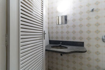 Casa à venda com 308m², 3 quartos e 6 vagasLavabo do Salão 