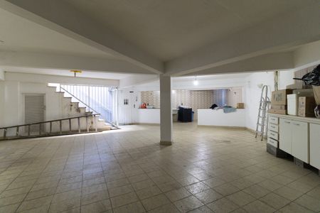 Casa à venda com 308m², 3 quartos e 6 vagasSalão 